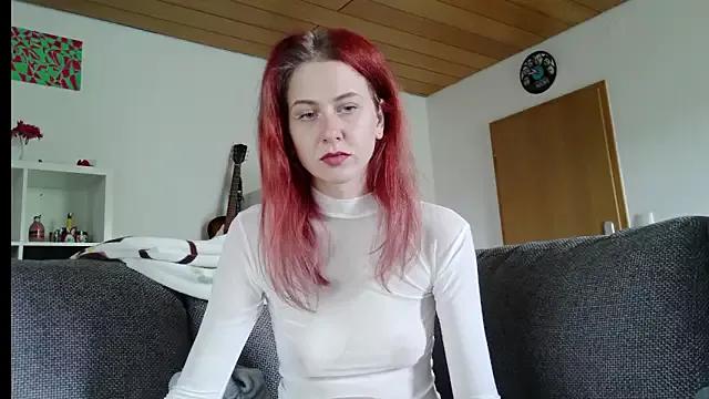 SweetSeraphine on StripChat 