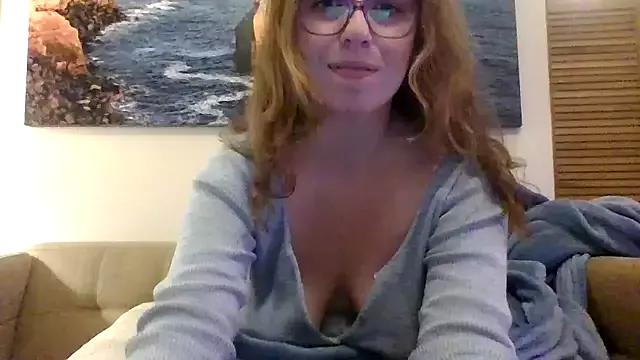 sweetsocalgirl on StripChat 