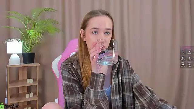 Sweett_Monica on StripChat 