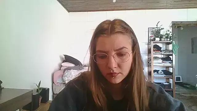 SweetyBabyDemon on StripChat 