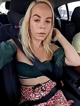 SweetyNinaOff1 on StripChat 