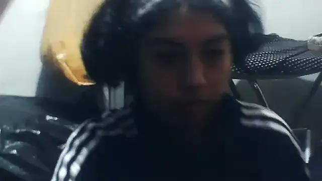 Syndel23 on StripChat