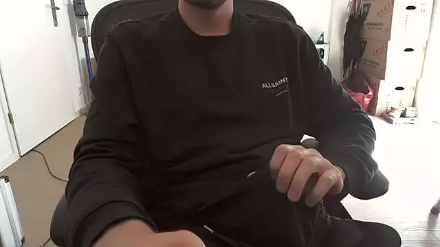 taallguyy_196 on StripChat 