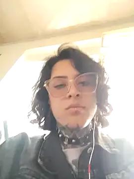 taaylor33 on StripChat 