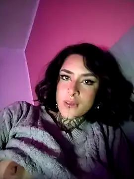 taaylor33 on StripChat 