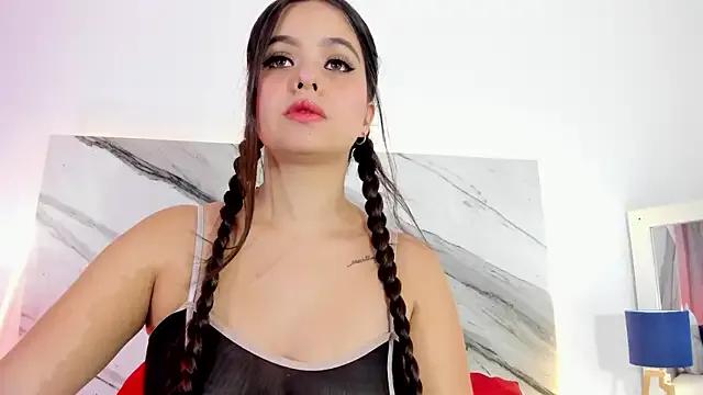 thamiina_ on StripChat