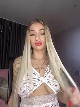 Tiffany_Kissss on StripChat 