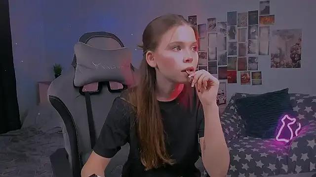 TinysRoses on StripChat
