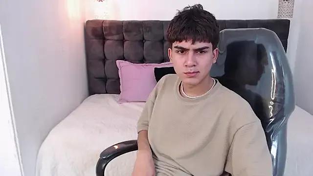 Tommy18__ on StripChat 