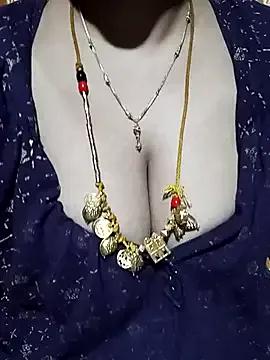 tuttifrutti17 — Pussy oil