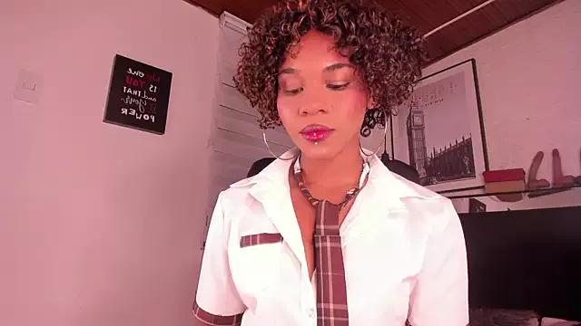 tylla_ on StripChat 