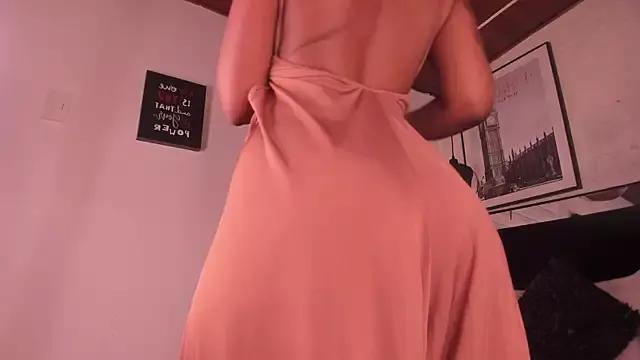 tylla_ on StripChat 