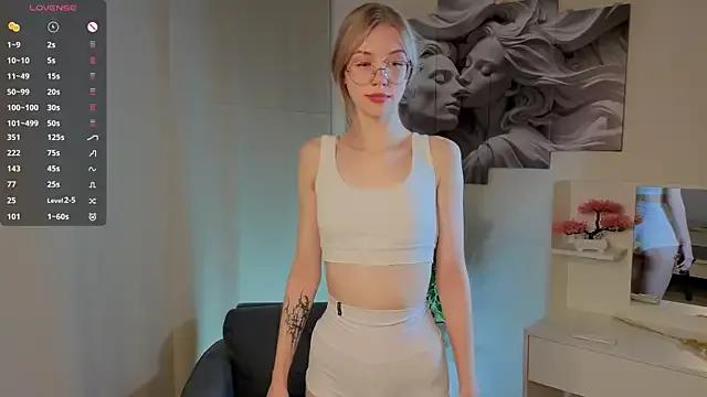 UdelaAllston on StripChat