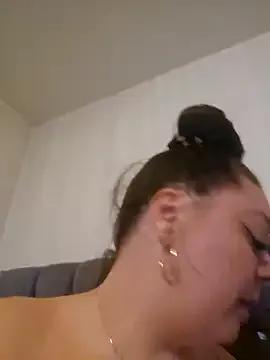 UK_bella — Freechat on StripChat