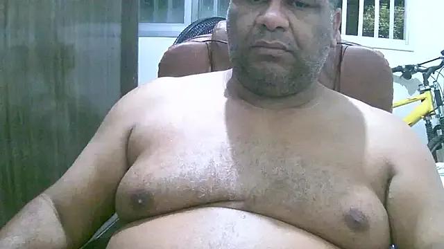 ulmo_br on StripChat