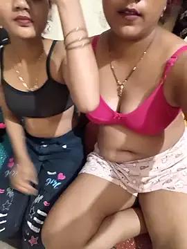 Unique_MomandDaughterrs — Pussy show