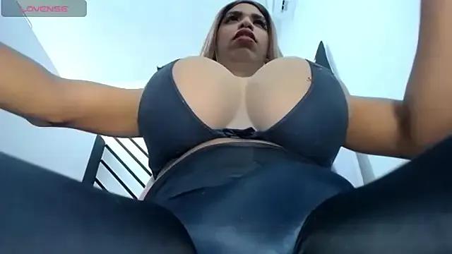 valentinabigcock23 on StripChat