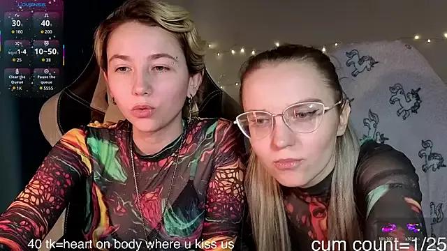 velvetvalkyries on StripChat 