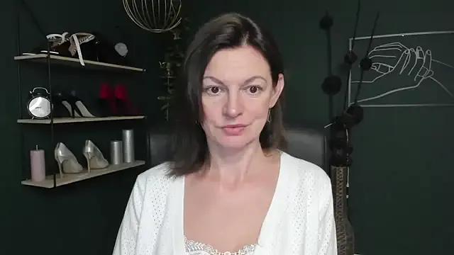 VivianWILD on StripChat