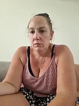Wisie_Cutie — caresse sein nu 2min