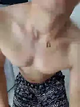 Woonee1680 on StripChat 