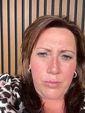xsexycurvymilf on StripChat 