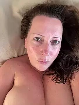 xsexycurvymilf on StripChat 