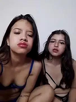 Xuxi_XXX on StripChat 