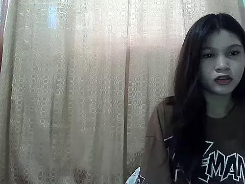 xxclara20 on StripChat 