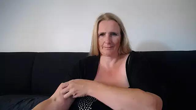 XXNikkie on StripChat 