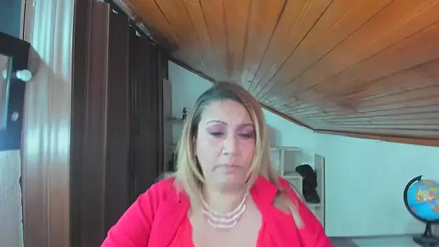 yayita_mature on StripChat 