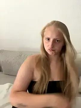 young_hailey — Show boobs 1min