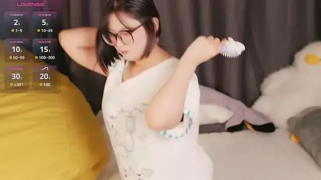 Yu_UwU_ on StripChat 