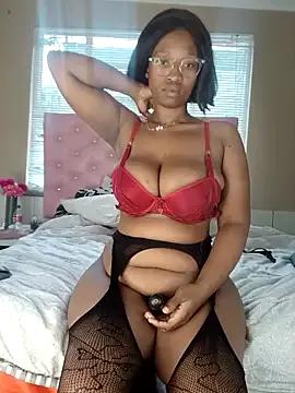 YummyChocTits on StripChat 
