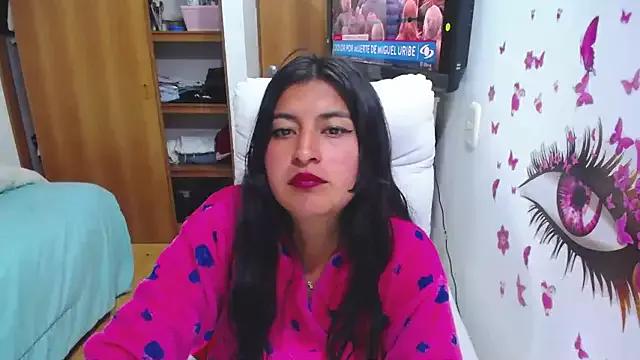 Yunhot_ on StripChat