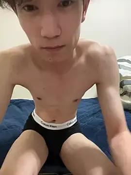 yuuu2580 on StripChat 