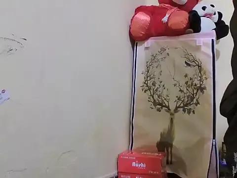 Zaara_00 on StripChat 