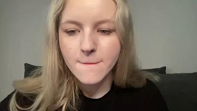 Zara__Doll on StripChat 