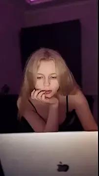 Zara__Doll on StripChat 