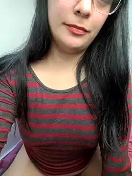 ZaraHoney on StripChat 
