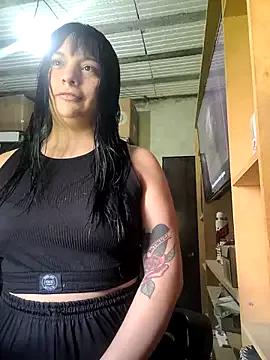 ZaraHoney on StripChat 