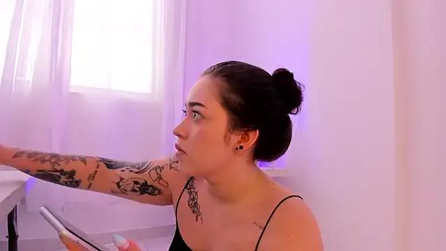 zoe__j — Make me vibrate my great ass